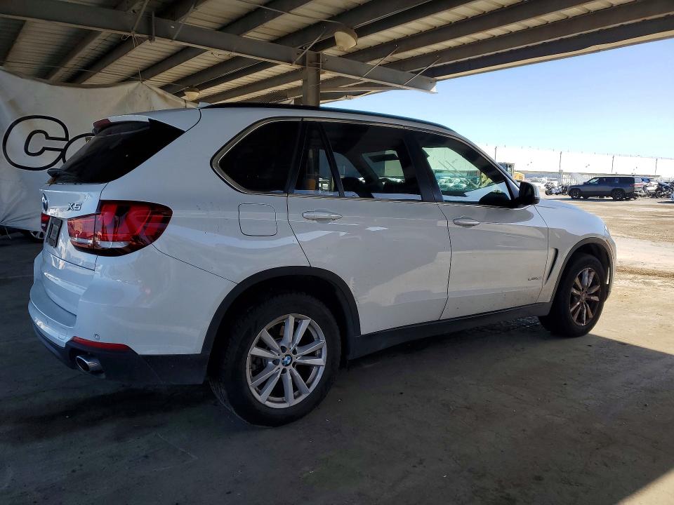2014 BMW X5 VIN 5UXKR2C55E0C00883 COPART salvage auction — MINOR DENT/SCRATCHES, Mt - Dis/Dlr/Exp Only Clean Title, sold $2,800 on 2026-07-02 (photo 3)