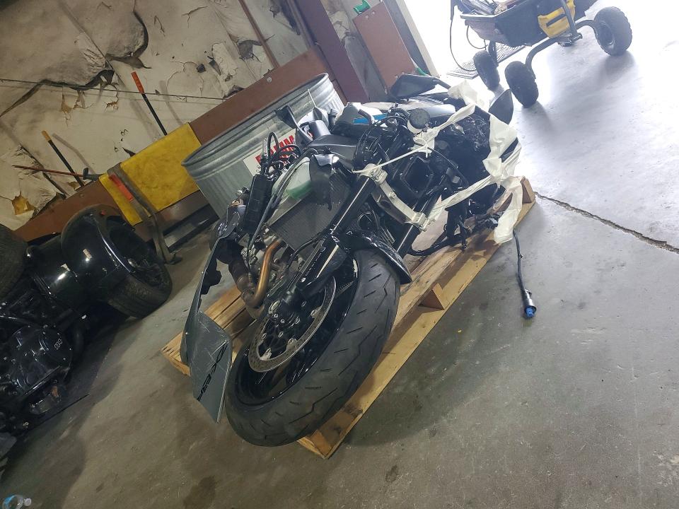 2025 Kawasaki Zx636 VIN JKBZXJJ14SA027253 COPART salvage auction — ALL OVER, WA - BILL OF SALE, sold $1,550 on 2026-07-22 (photo 2)