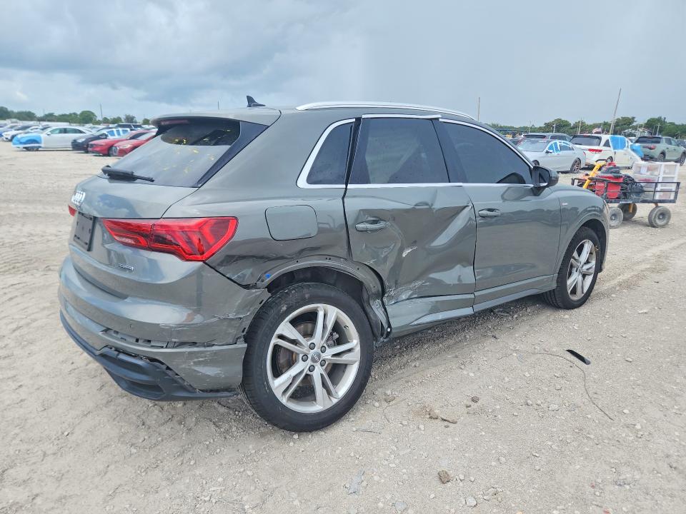 2020 Audi Q3 VIN WA1DECF32L1058349 COPART salvage auction — SIDE, Salvage Title, sold $3,150 on 2026-07-30 (photo 3)
