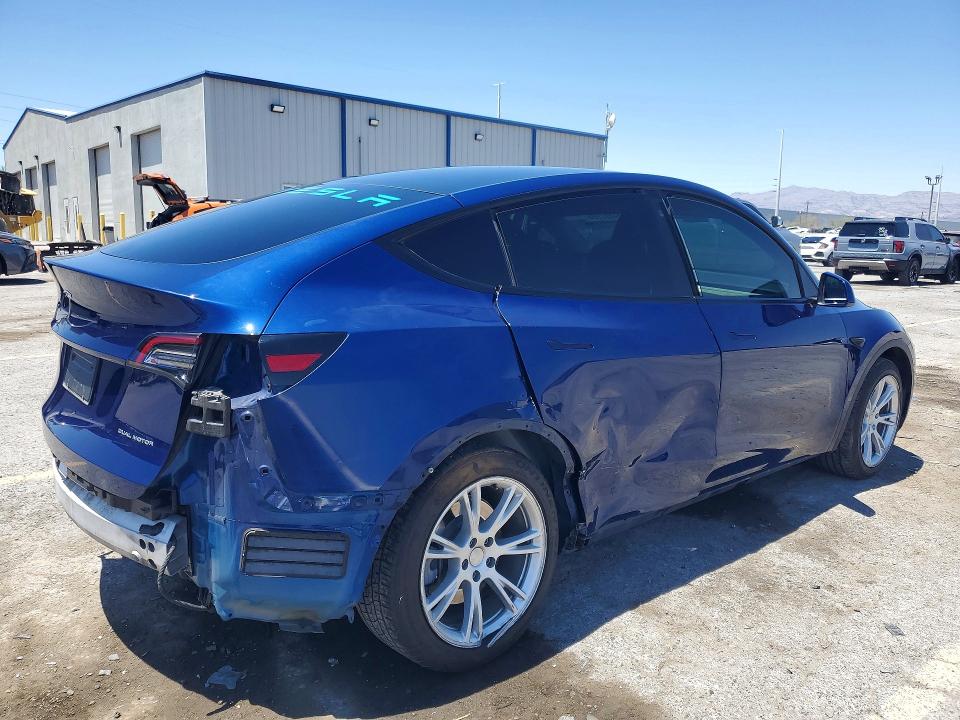 2020 Tesla Model y VIN 5YJYGDEE3LF055400 COPART salvage auction — SIDE, Nv - Salvage Title, sold $7,800 on 2026-07-28 (photo 3)