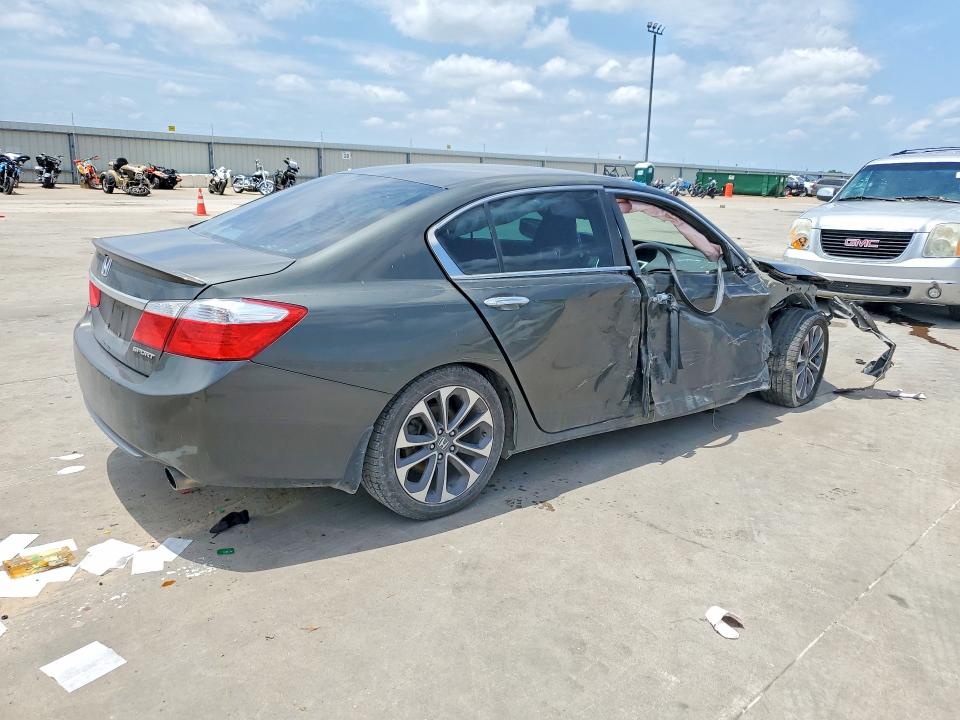 2015 Honda Accord VIN 1HGCR2F51FA052792 COPART salvage auction — SIDE, Tx - Salvage Vehicle Title, sold $1,250 on 2026-07-02 (photo 3)