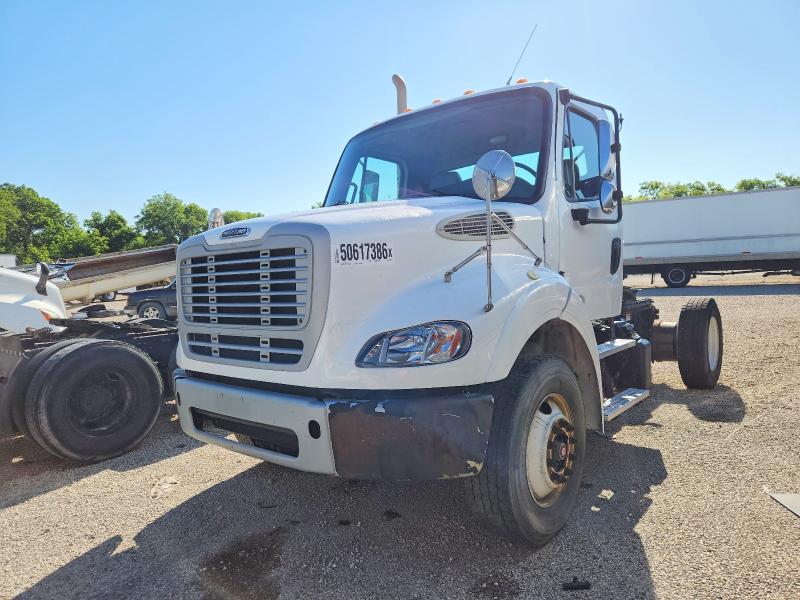 2015 Freightliner All models VIN 1FUBC5CY2FHGK0773 COPART salvage auction — MECHANICAL, CT, sold $4,800 on 2026-08-31 (photo 2)
