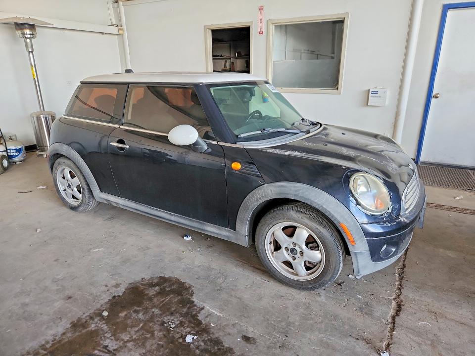 2007 Mini Hardtop VIN WMWMF335X7TT50315 COPART salvage auction — REAR END, Tx - Salvage Vehicle Title, sold $750 on 2026-07-06 (photo 4)