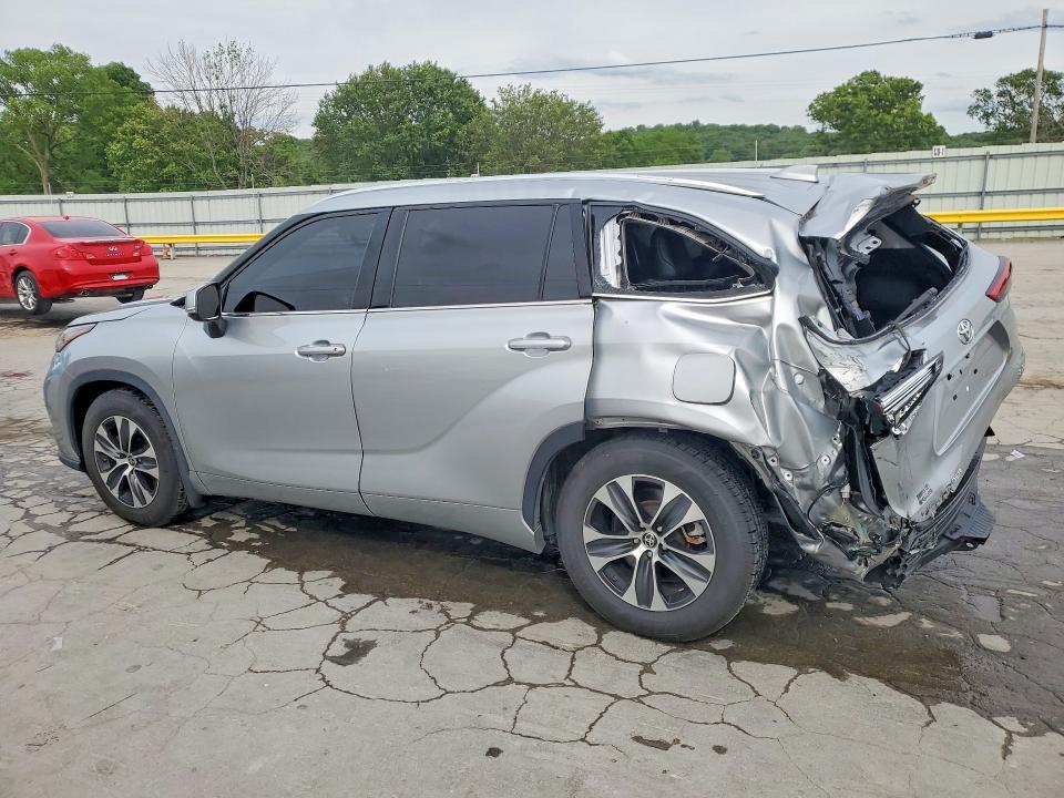 2021 Toyota Highlander VIN 5TDHZRAH0MS089721 COPART salvage auction — REAR END, Tn - Salvage Certificate, sold $10,500 on 2026-10-12 (photo 2)