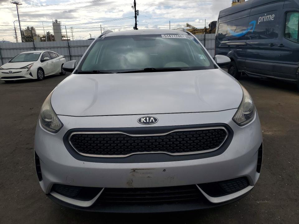 2017 Kia Niro VIN KNDCB3LC0H5044920 COPART salvage auction — MINOR DENT/SCRATCHES, Ca - Dis/Dlr/Exp Only Clean Title, sold $1,450 on 2026-07-15 (photo 5)