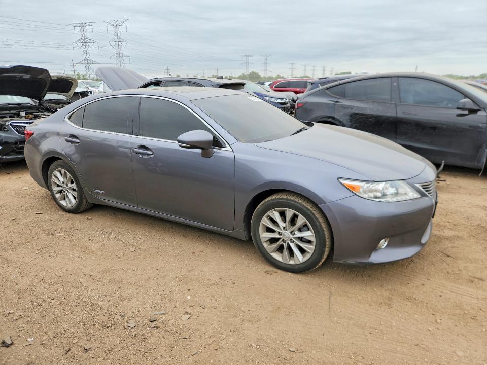 2013 Lexus VIN JTHBW1GG3D2021482 COPART salvage auction — REAR END, Il - Salvage Certificate, sold $5,500 on 2026-07-07 (photo 4)