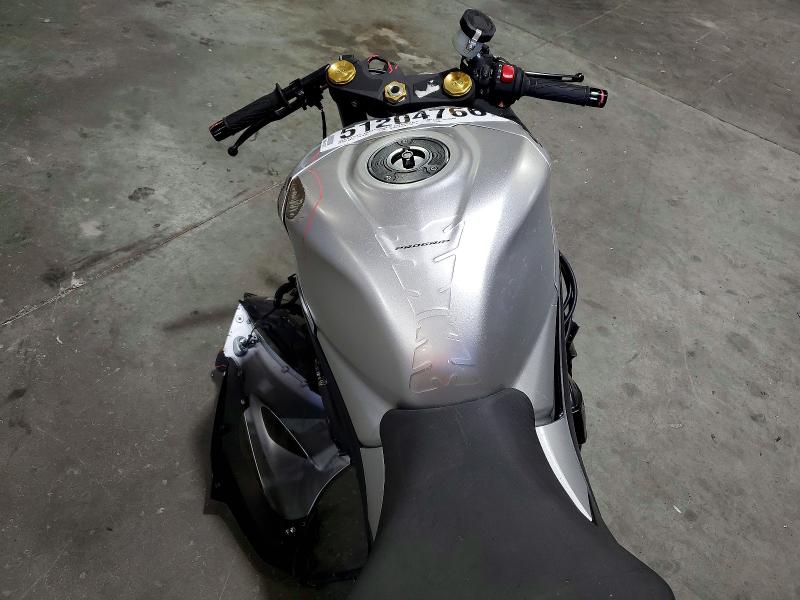 2025 Suzuki Gsx-r VIN JS1DM11H3S7100243 COPART salvage auction — FRONT END, Or - Salvage Title Certificate, sold $4,100 on 2026-07-16 (photo 6)