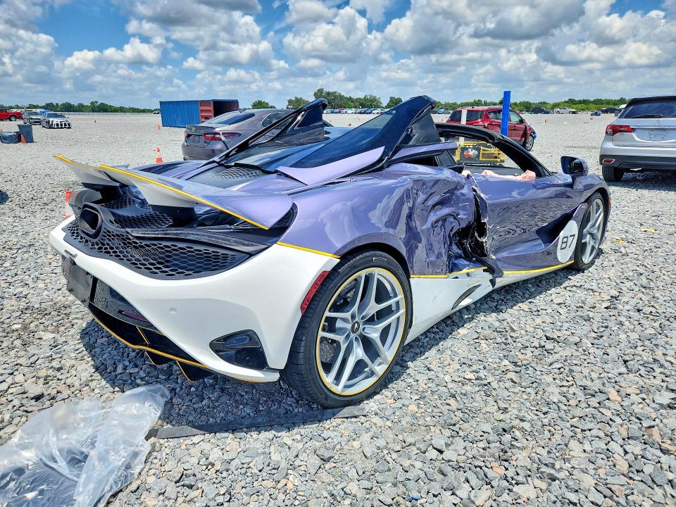2024 Mclaren 750s VIN SBM14BCA7RW007540 COPART salvage auction — SIDE, Fl - Cert Of Title Slvg Rebuildable, sold $5,200 on 2026-07-21 (photo 3)