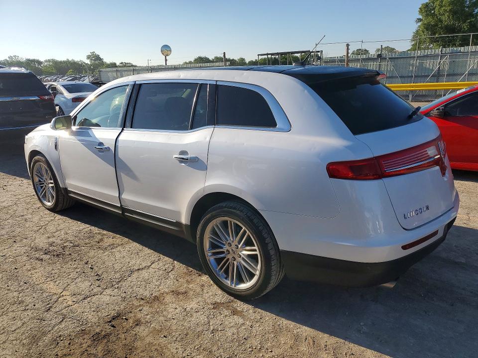 2019 Lincoln Mkt VIN 2LMHJ5AT1KBL01965 COPART salvage auction — HAIL, Ks - Cert Of Title-Salvage, sold $2,550 on 2026-07-22 (photo 2)