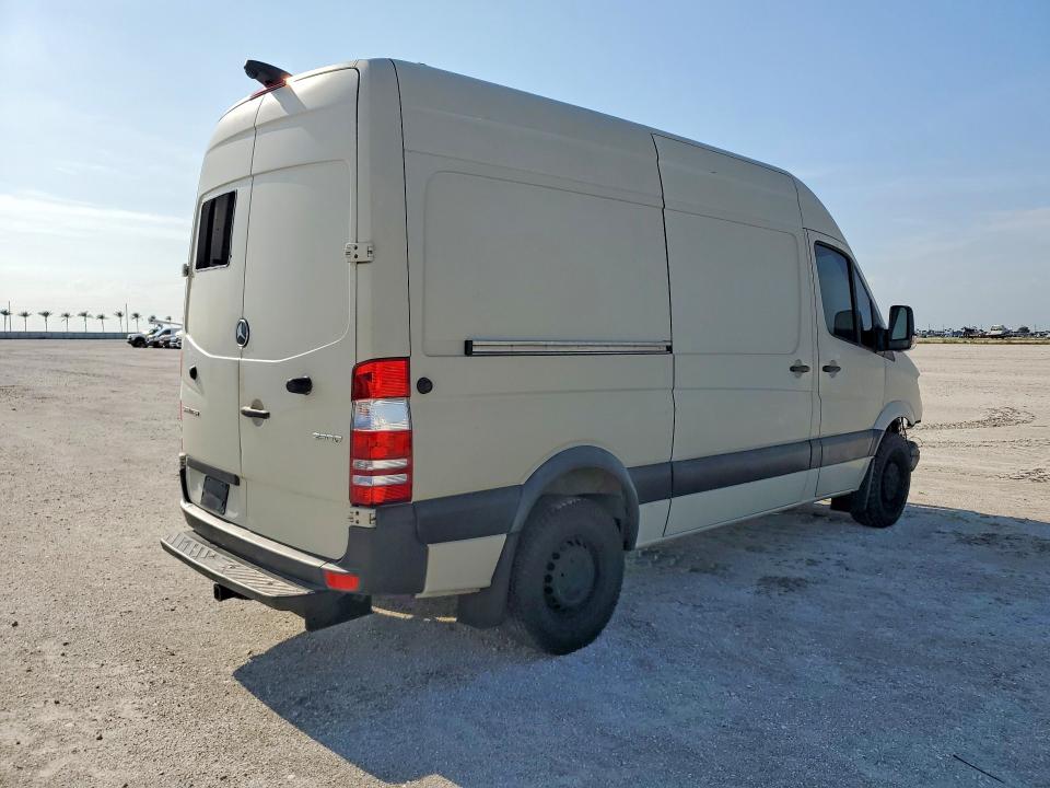 2018 Mercedes-benz Sprinter VIN WD3PE7CD0JP636458 COPART salvage auction — FRONT END, Fl - Cert Of Title Slvg Rebuildable, sold $7,600 on 2026-07-08 (photo 3)