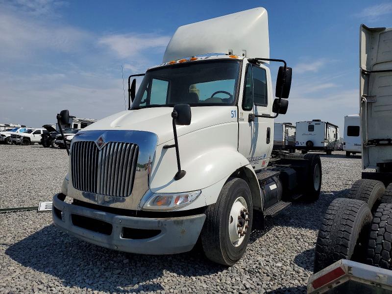 2006 International 8000 series VIN 1HSHWAHN56J308766 COPART salvage auction — NORMAL WEAR, Ky - Certificate Of Title, sold $3,800 on 2026-07-30 (photo 2)