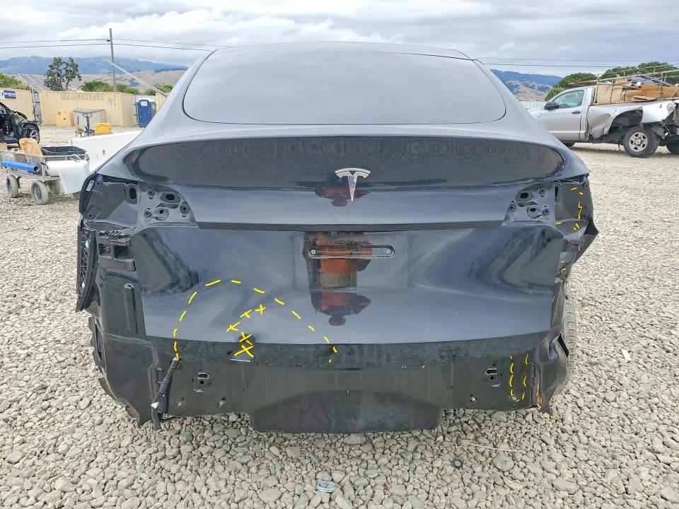 2025 Tesla Model y VIN 7SAYGDED3SF306070 COPART salvage auction — REAR END, CA - SALVAGE CERTIFICATE, sold $8,000 on 2026-07-28 (photo 6)
