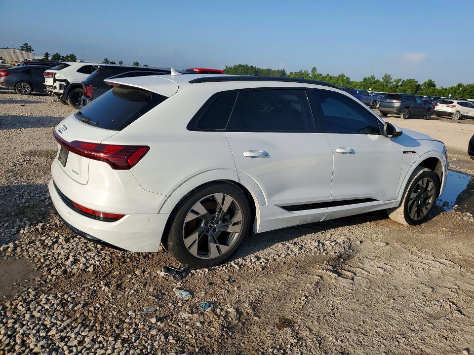 2022 Audi E-tron VIN WA1AAAGE6NB012586 COPART salvage auction — WATER/FLOOD, Id - Salvage Certificate Of Title, sold $10,400 on 2026-08-14 (photo 3)