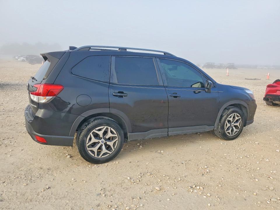 2021 Subaru Forester VIN JF2SKAJC9MH418762 COPART salvage auction — SIDE, TX - SALVAGE VEHICLE TITLE, sold $7,000 on 2026-07-02 (photo 3)