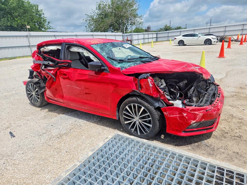 2016 Volkswagen Jetta VIN 3VWD17AJ7GM286366 COPART salvage auction — REAR END, Tx - Salvage Vehicle Title, sold $10 on 2026-07-09 (photo 4)