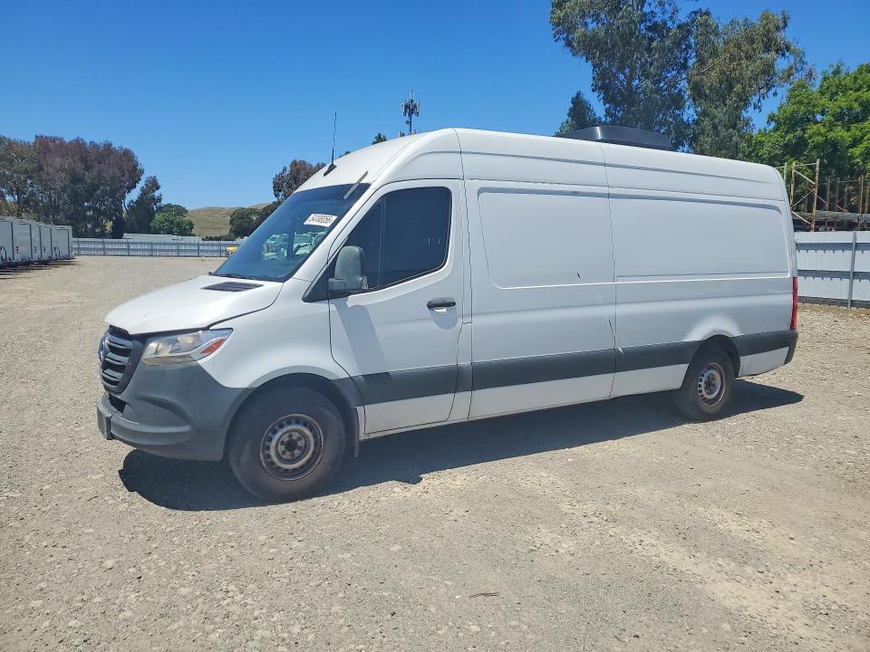 2019 Mercedes-benz Sprinter VIN WD4PF1CD1KP070284 COPART salvage auction — MINOR DENT/SCRATCHES, Ca - Dis/Dlr/Exp Only Clean Title, sold $9,750 on 2026-07-07 (photo 1)