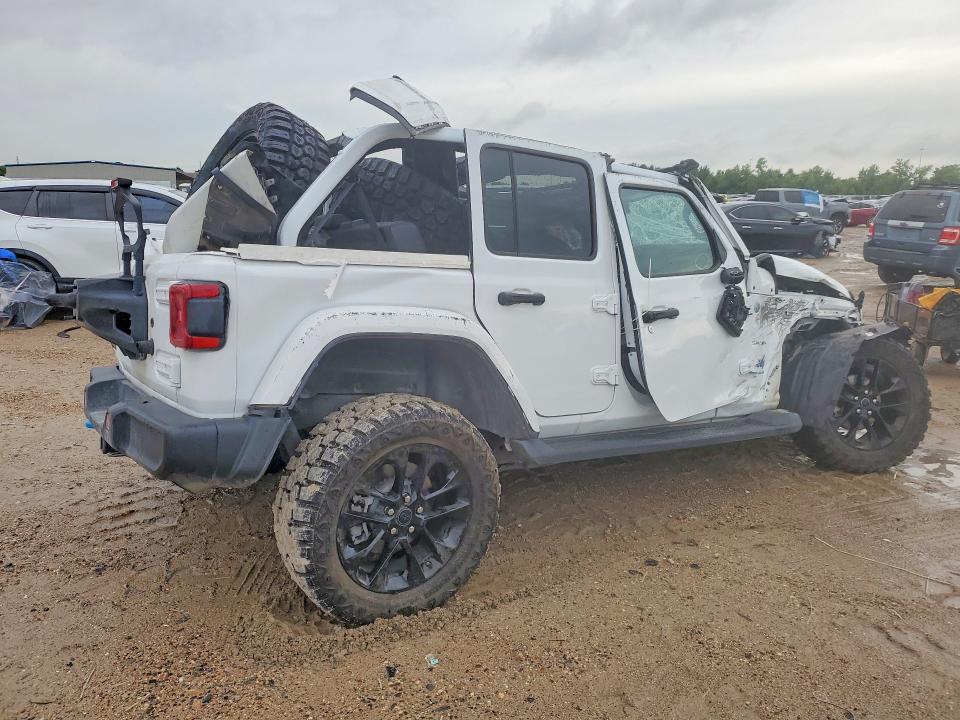 2024 Jeep Wrangler / VIN 1C4RJXP63RW202994 COPART salvage auction — ROLLOVER, Salvage Title, sold $7,600 on 2026-08-04 (photo 3)