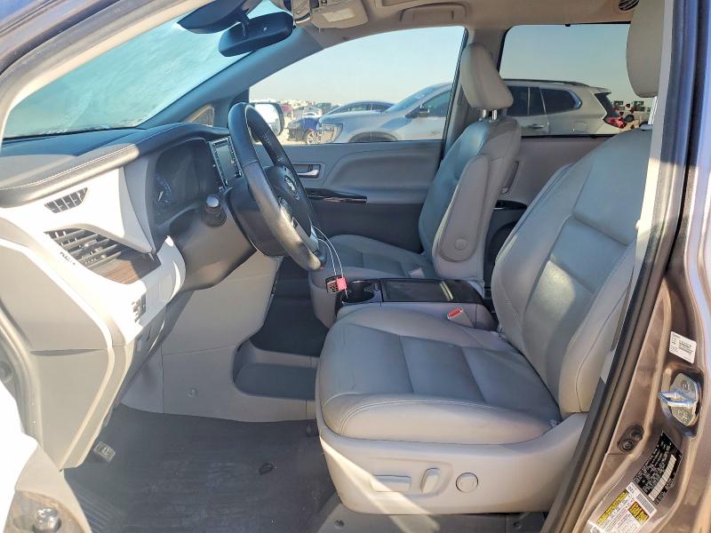 2020 Toyota Sienna VIN 5TDYZ3DC0LS072641 COPART salvage auction — REAR END, Tx - Salvage Vehicle Title, sold $70 on 2026-07-30 (photo 7)