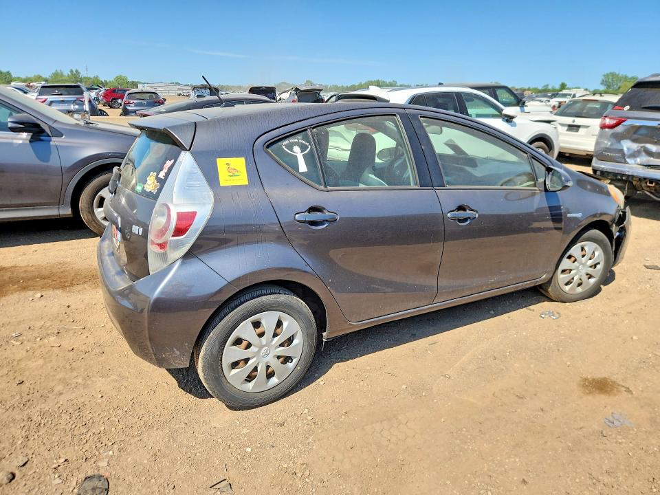 2013 Toyota Prius VIN JTDKDTB36D1050973 COPART salvage auction — FRONT END, Il - Salvage Certificate, sold $800 on 2026-07-07 (photo 3)