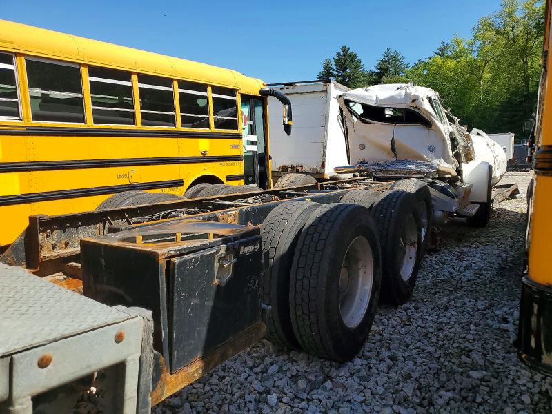 2019 Peterbilt 389 VIN 1NPXL40X7KD498602 COPART salvage auction — ROLLOVER, MA - CERT OF TITLE-SALVAGE, sold $8,500 on 2026-07-16 (photo 4)