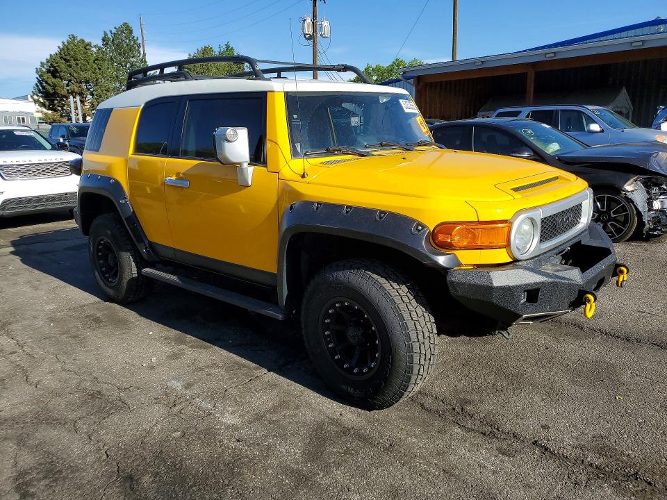 2008 Toyota Fj cruiser VIN JTEBU11F08K055646 COPART salvage auction — BIOHAZARD/CHEMICAL, Co - Public - Salvage Title, sold $2,200 on 2026-07-21 (photo 4)