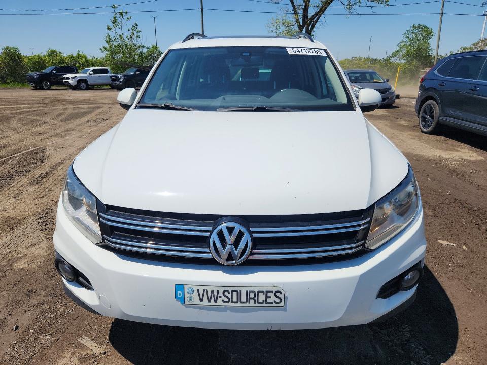 2016 Volkswagen Tiguan VIN WVGJV7AX0GW509101 COPART salvage auction — VANDALISM, Qc - Gravement Accidente, sold $1,650 on 2026-07-07 (photo 5)