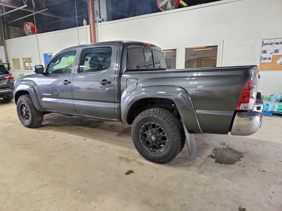 2011 Toyota Tacoma VIN 3TMLU4EN0BM064472 COPART salvage auction — MINOR DENT/SCRATCHES, MN - CERTIFICATE OF TITLE, sold $7,200 on 2026-07-09 (photo 2)