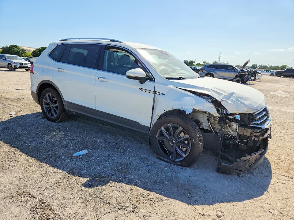2024 Volkswagen Tiguan VIN 3VV3B7AX0RM031935 COPART salvage auction — FRONT END, FL - CERTIFICATE OF DESTRUCTION, sold $5,500 on 2026-07-02 (photo 4)
