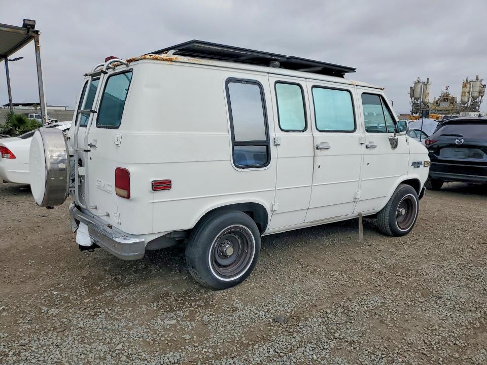 1992 Chevrolet G20 VIN 2GBEG25Z3N4112908 COPART salvage auction — REAR END, Ca - Dis/Dlr/Exp Only Clean Title, sold $325 on 2026-07-02 (photo 3)