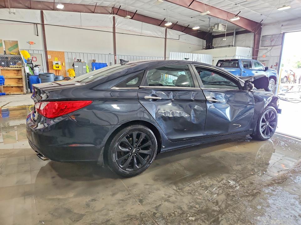 2012 Hyundai Sonata VIN 5NPEC4AC3CH390399 COPART salvage auction — FRONT END, IL - SALVAGE CERTIFICATE, sold $400 on 2026-07-06 (photo 3)