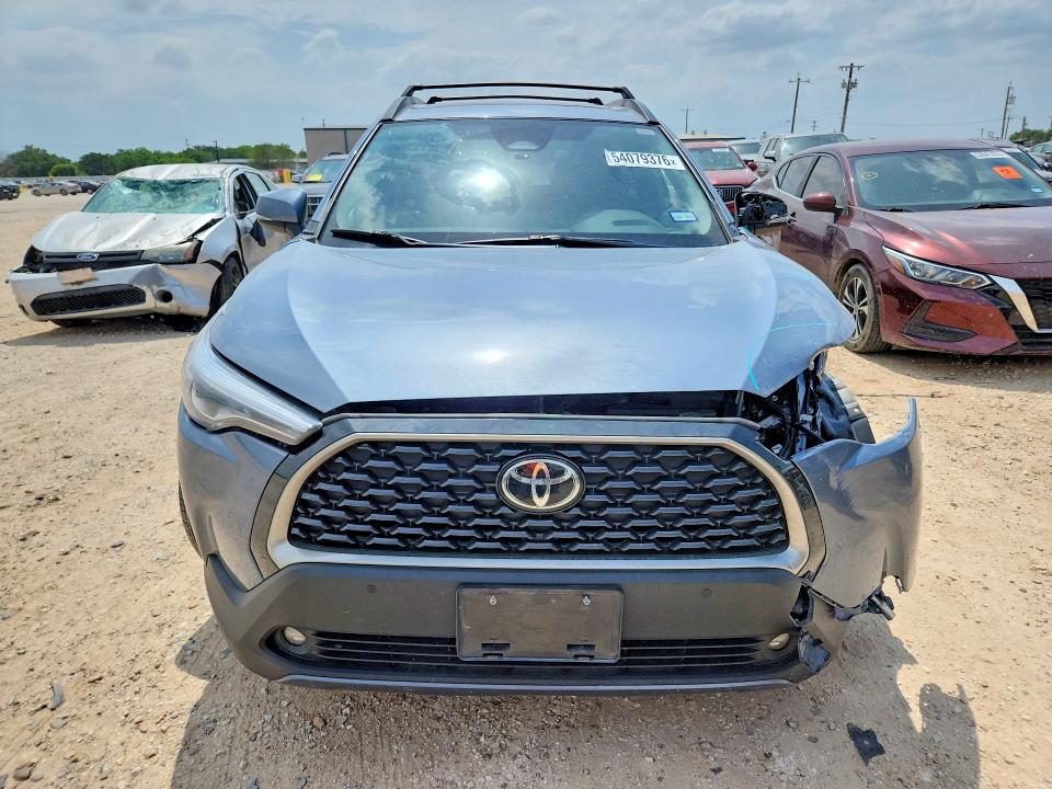 2024 Toyota Corolla cross VIN 7MUDAAAG4RV089622 COPART salvage auction — SIDE, Tx - Salvage Vehicle Title, sold $8,500 on 2026-07-16 (photo 5)