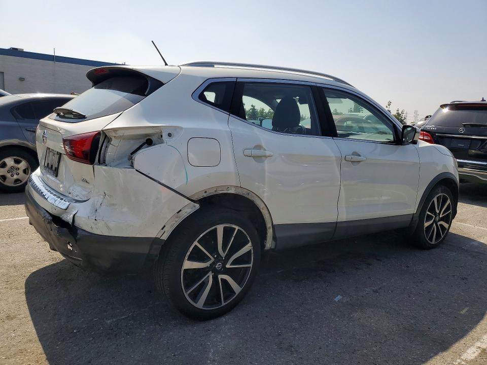2017 Nissan VIN JN1BJ1CP1HW035601 COPART salvage auction — REAR END, Ca - Salvage Certificate, sold $2,250 on 2026-07-21 (photo 3)