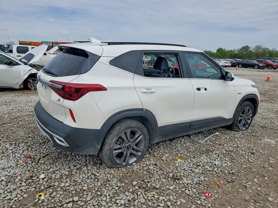 2021 Kia VIN KNDEUCAA4M7079768 COPART salvage auction — VANDALISM, OH - CERT OF TITLE-SALVAGE, sold $4,000 on 2026-07-24 (photo 3)
