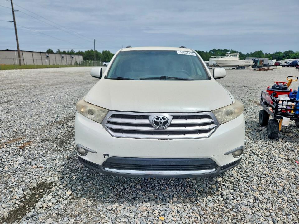 2011 Toyota Highlander VIN 5TDZA3EH0BS009799 COPART salvage auction — MINOR DENT/SCRATCHES, Ga - Certificate Of Title, sold $4,050 on 2026-07-28 (photo 5)