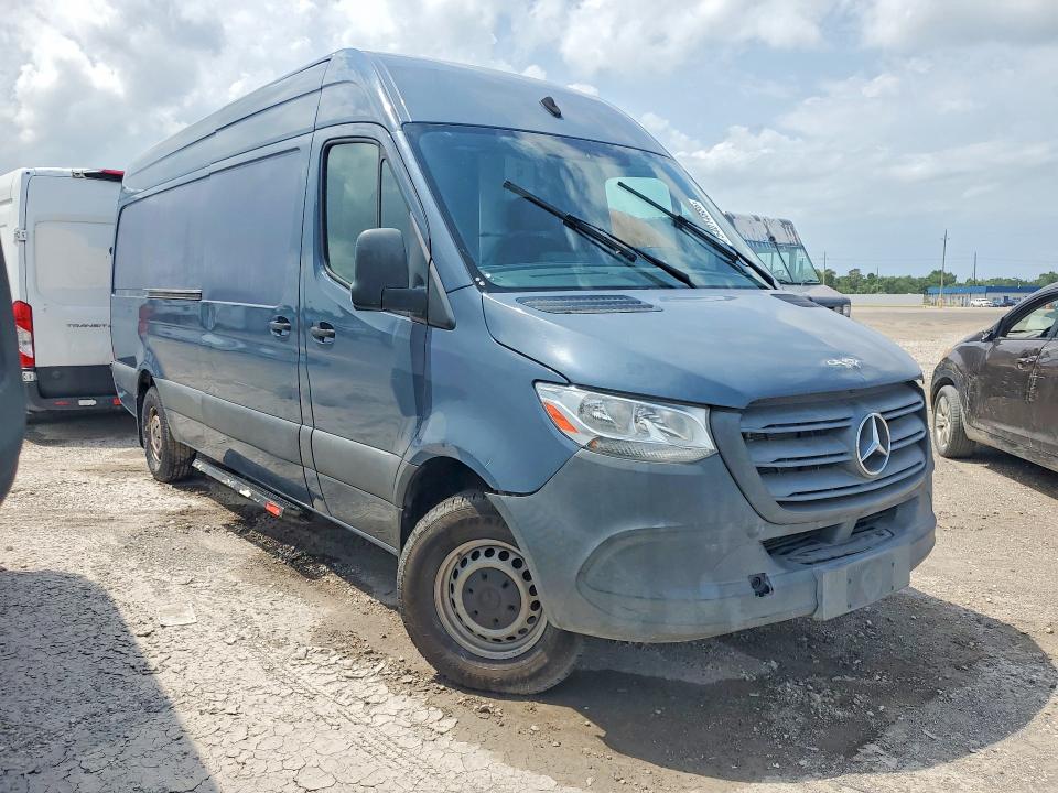 2019 Mercedes-benz Sprinter VIN WD4PF1CD7KP148843 COPART salvage auction — SIDE, Tx - Certificate Of Title, sold $11,500 on 2026-07-13 (photo 4)