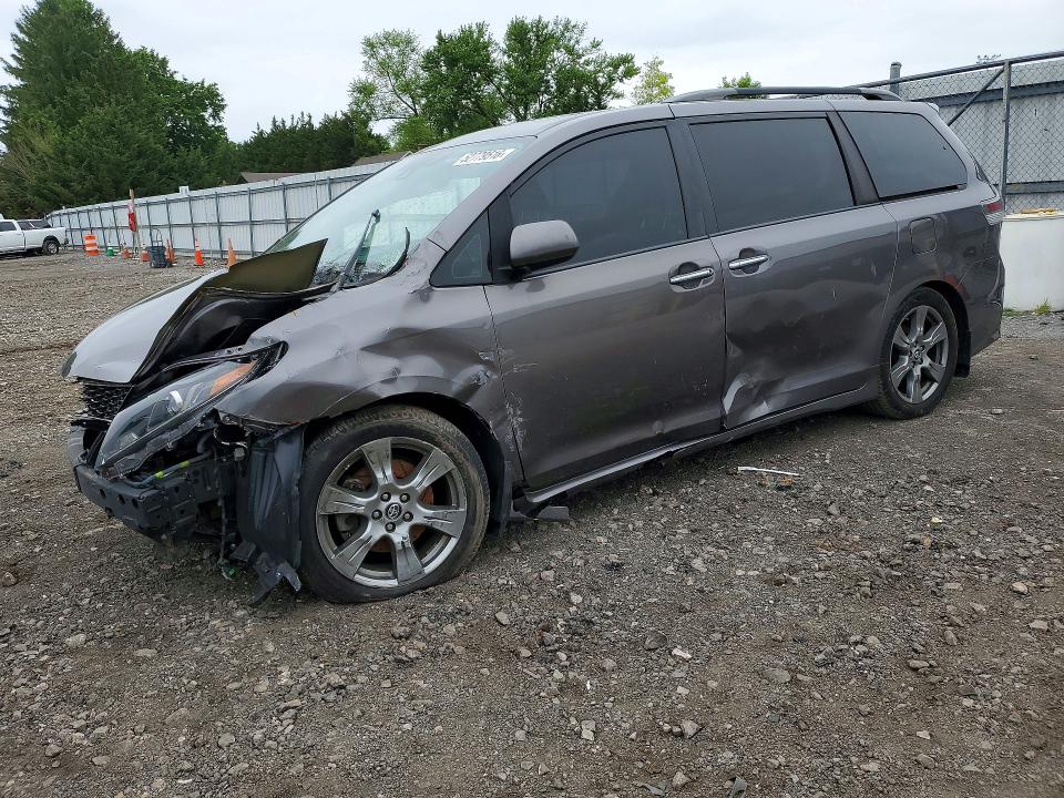2018 Toyota Sienna VIN 5TDXZ3DC1JS931101 COPART salvage auction — SIDE, Md - Cert Of Salvage > 75% Damage, sold $3,150 on 2026-07-06 (photo 1)