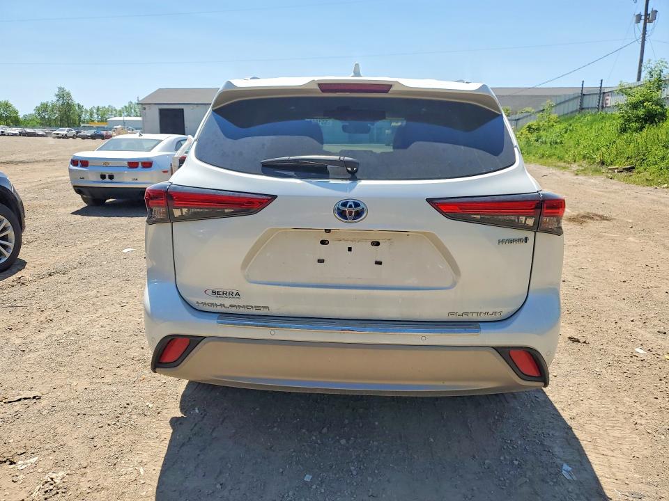 2022 Toyota Highlander VIN 5TDEBRCH8NS101698 COPART salvage auction — FRONT END, MI - CERTIFICATE OF TITLE, sold $26,000 on 2026-07-22 (photo 6)