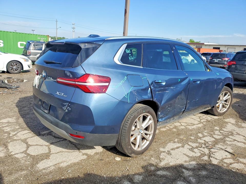 2025 BMW VIN 5UX53GP09S9001687 COPART salvage auction — SIDE, In - Cert Of Title-Salvage Title, sold $23,600 on 2026-07-28 (photo 3)