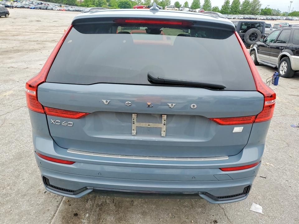 2024 Volvo Xc60 VIN YV4H60DL3R1924720 COPART salvage auction — SIDE, Salvage Title, sold $2,200 on 2026-07-21 (photo 6)