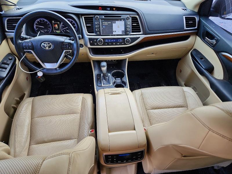2018 Toyota Highlander VIN 5TDDZRFH4JS864525 COPART salvage auction — SIDE, NE - CERT OF TITLE-SALVAGE, sold $6,300 on 2026-07-21 (photo 8)