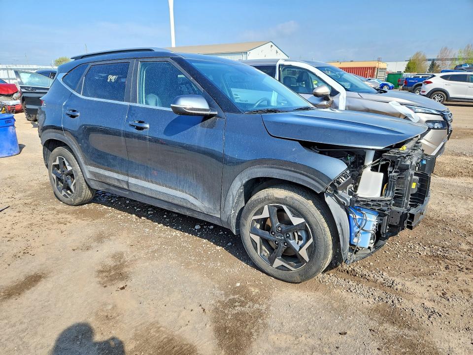 2024 Kia Seltos VIN KNDERCAA4R7559253 COPART salvage auction — REAR END, ON - PERMIT SALVAGE, sold $7,100 on 2026-08-25 (photo 4)
