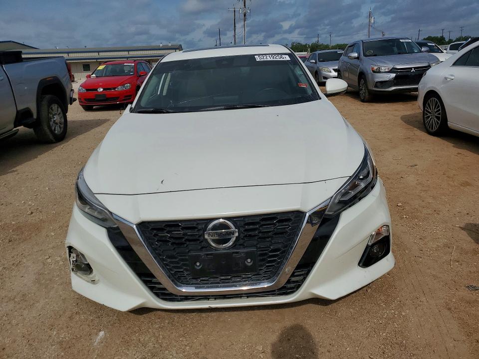 2019 Nissan Altima VIN 1N4BL4EV6KC186968 COPART salvage auction — SIDE, Tx - Certificate Of Title, sold $5,300 on 2026-07-02 (photo 5)