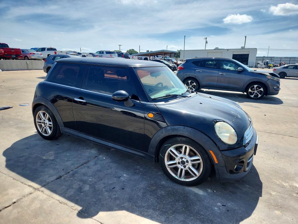 2013 Mini VIN WMWSU3C50DT371957 COPART salvage auction — SIDE, Tx - Salvage Vehicle Title, sold $550 on 2026-07-06 (photo 4)