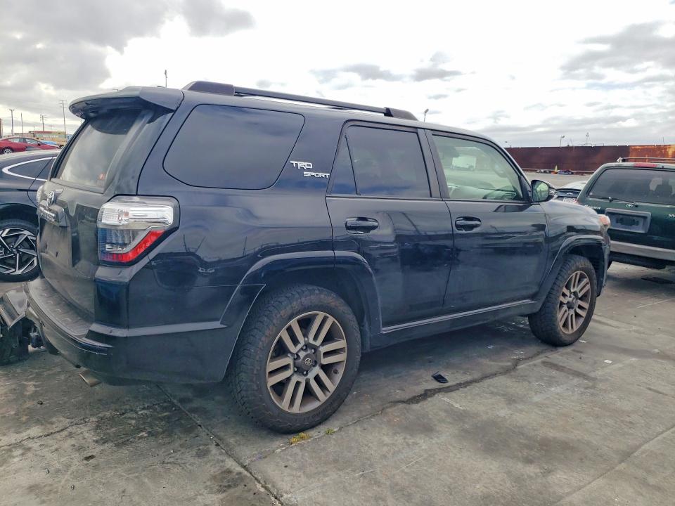 2022 Toyota 4runner VIN JTESU5JR4N5976392 COPART salvage auction — REAR END, CA - SALVAGE CERTIFICATE, sold $11,100 on 2026-07-22 (photo 3)