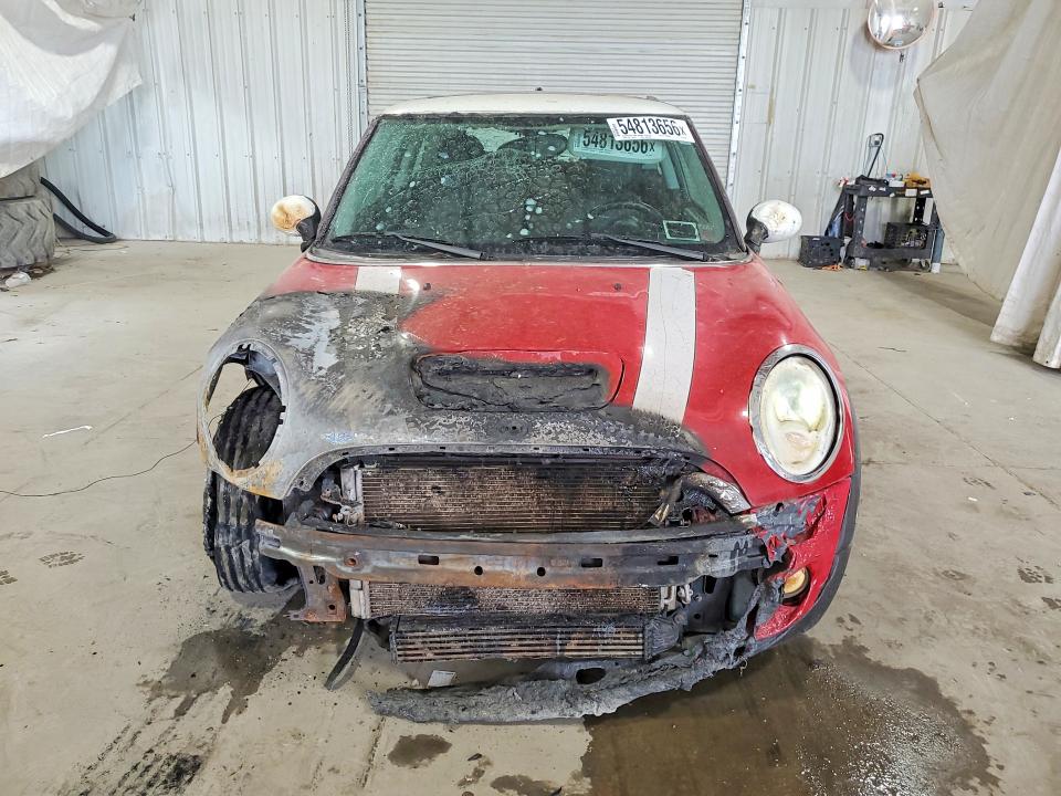 2009 Mini Cooper VIN WMWMF73569TW84657 COPART salvage auction — Burn Engine, NY - MV-907A SALVAGE CERTIFICATE, sold $450 on 2026-07-27 (photo 5)