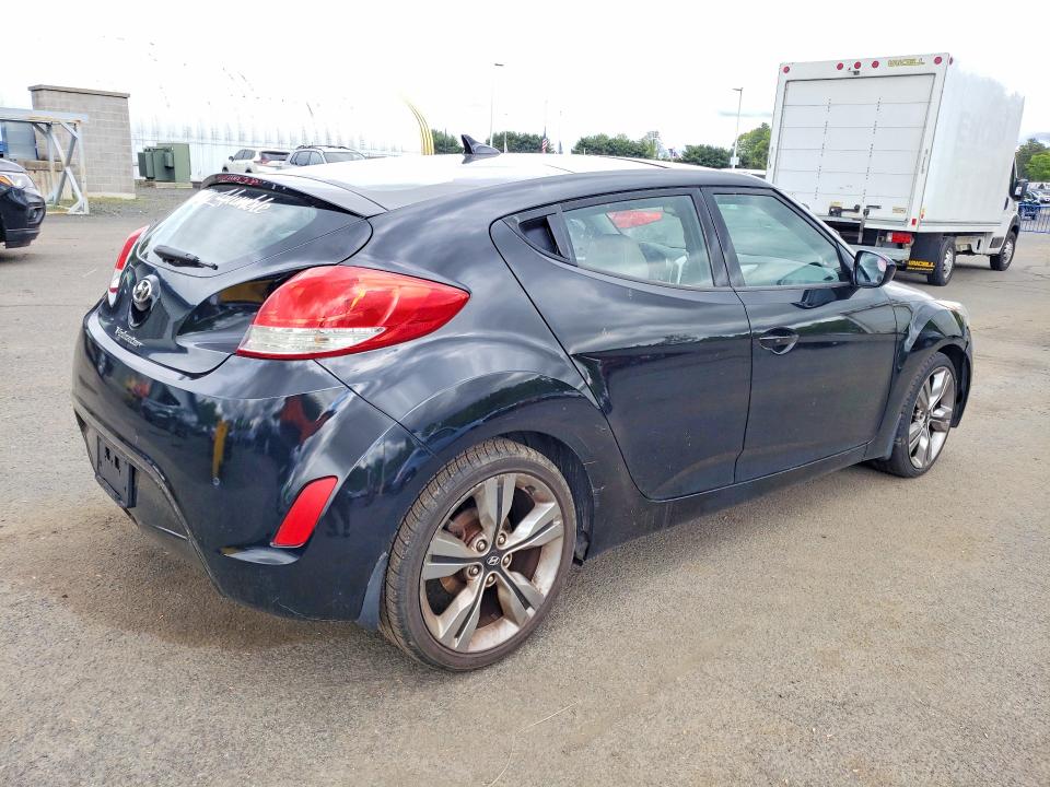 2013 Hyundai Veloster VIN KMHTC6AD3DU099190 COPART salvage auction — MINOR DENT/SCRATCHES, Ct - Certificate Of Title, sold $1,850 on 2026-07-31 (photo 3)