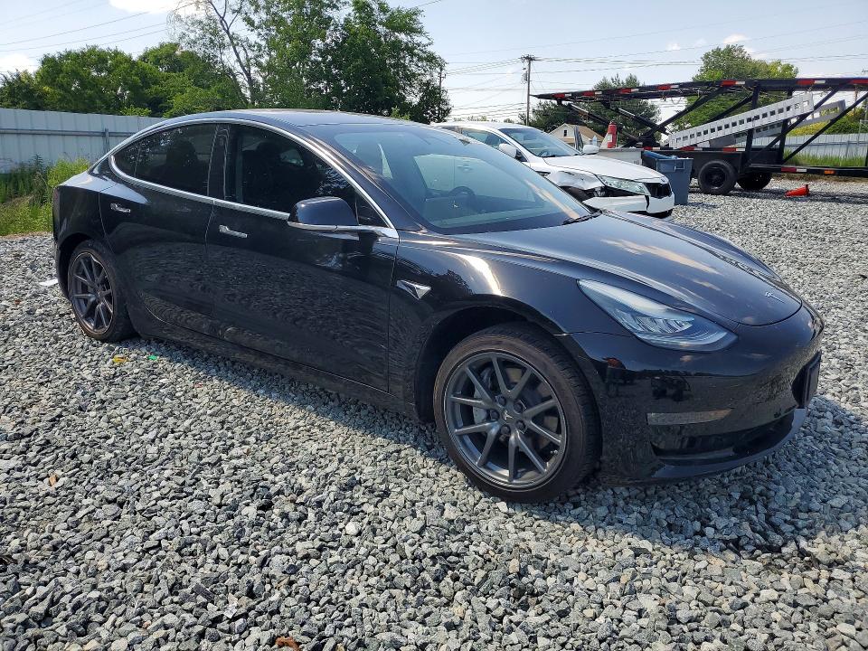 2018 Tesla Model 3 VIN 5YJ3E1EA1JF152281 COPART salvage auction — SIDE, Nc - Salvage Certificate Of Title, sold $3,000 on 2026-07-15 (photo 4)