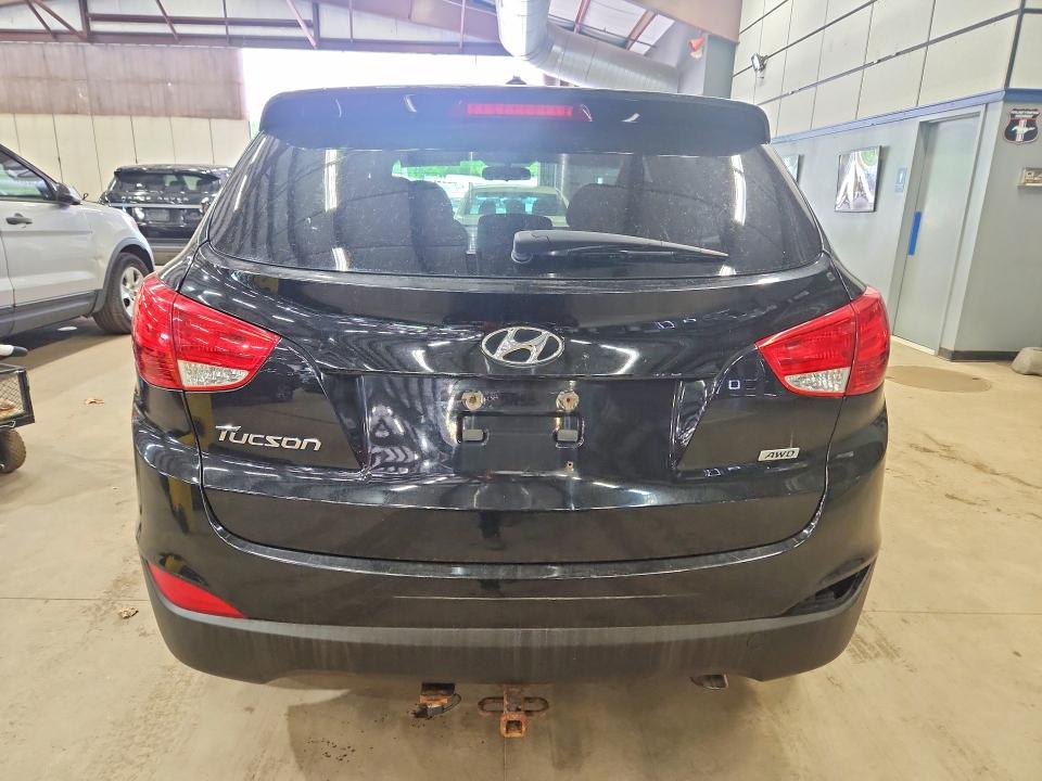 2015 Hyundai Tucson VIN KM8JTCAF7FU076697 COPART salvage auction — MINOR DENT/SCRATCHES, Va - Certificate Of Title, sold $2,500 on 2026-07-14 (photo 6)