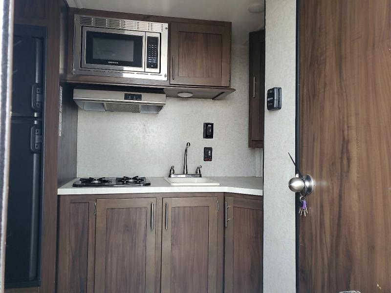 2019 Forest riv Recreational vehicle (rv) VIN 5ZT2CKDC4KY000196 COPART salvage auction — HAIL, KS - CERT OF TITLE-SALVAGE, sold $1,000 on 2026-07-09 (photo 5)