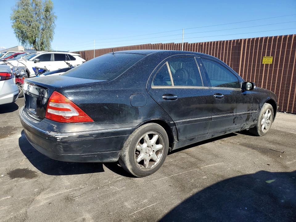 2002 Mercedes-benz C class VIN WDBRF61J42F135982 COPART salvage auction — REAR END, CA - CERTIFICATE OF TITLE, sold $400 on 2026-07-29 (photo 3)